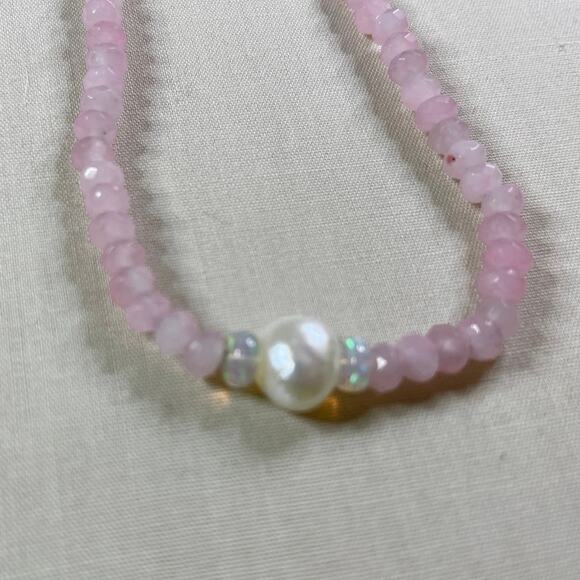 New, Light pink agate, freshwater, pearl, and Ethiopian opal gemstone necklace - Picture 2 of 2